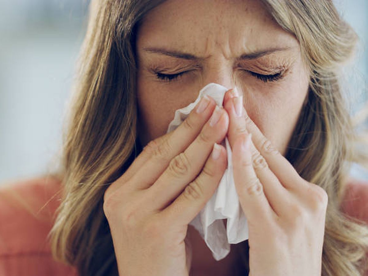 Mujer con alergia